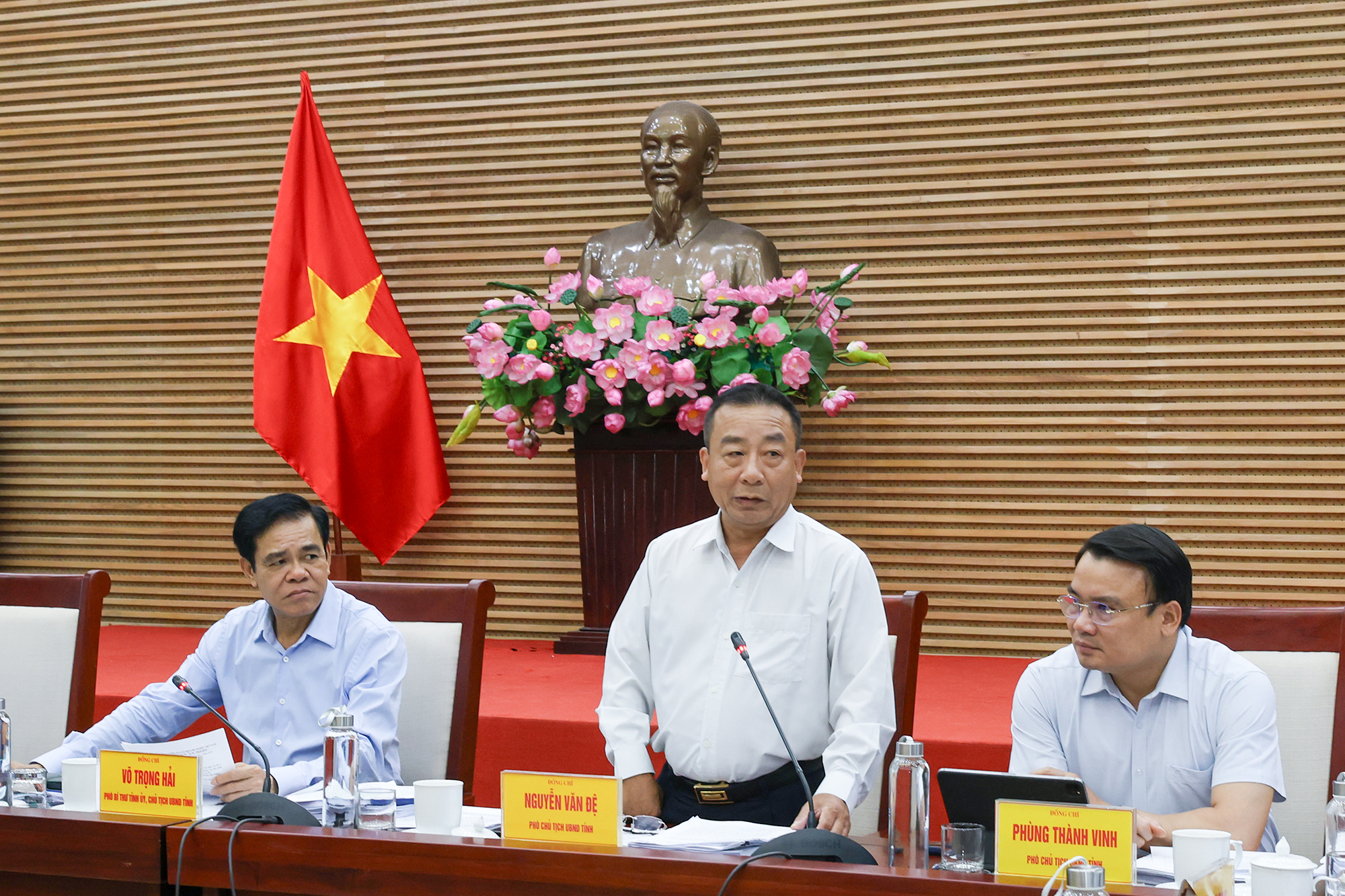 Anh-tin-bai